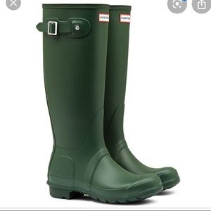 Hunter Matte Green Tall Rain Boot Great Condition
